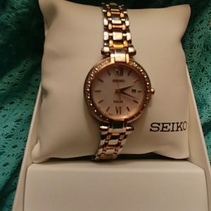 🎀 Seiko Women's Watch